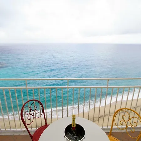 Isola Bella Sea-view 아파트 *